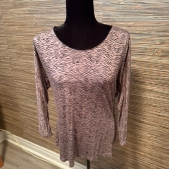Lightweight Animal Print Shirt - Picture 1 of 3